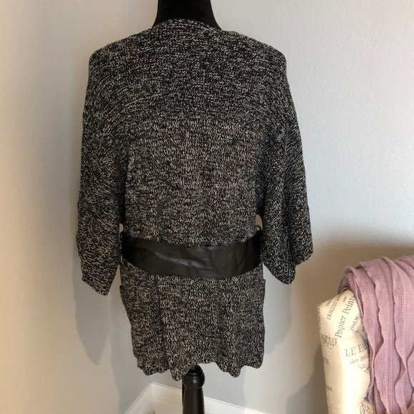 Vince Camuto sweater - Picture 4 of 8